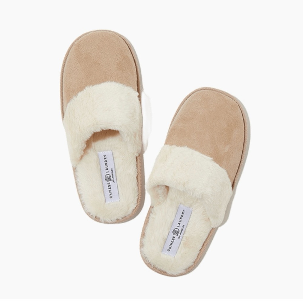 Chinese Laundry Faux Fur Slippers – Cozy & Chic!